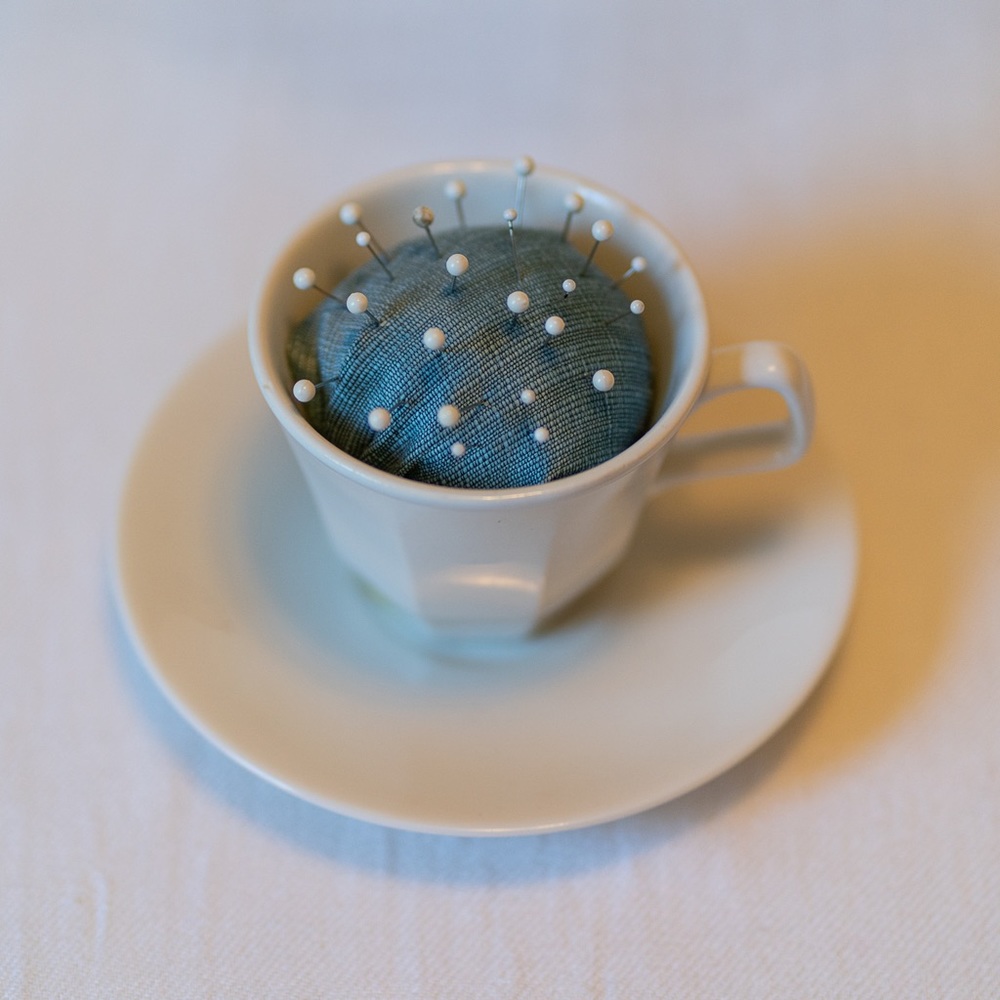 Upcycled pincushion! Perfect handmade gift for that person who sews or c…